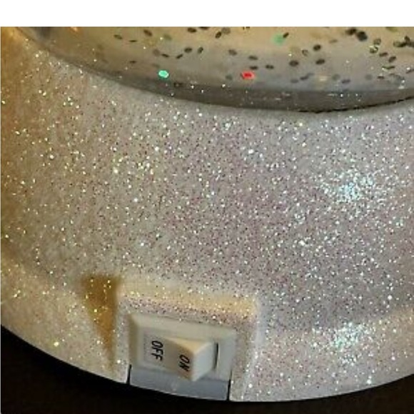 NWT 🧜🏻‍♀️Mermaid light-up Water Globe 3 wick candle holder - Picture 5 of 7